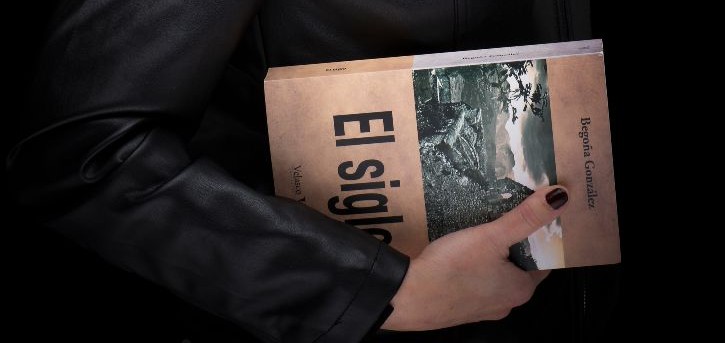 Silencio, naturaleza y un constante caminar, así nació la novela El siglo
