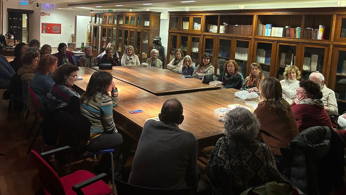 En el Museo arqueológico, con su club de lectura